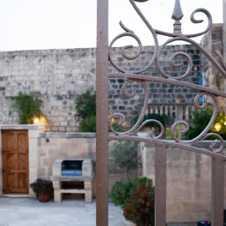 21 A * Għarb