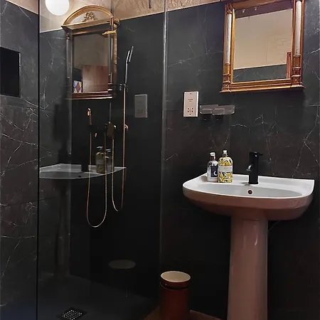 21 A Villa Għarb