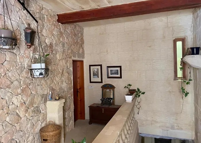 21 A Villa Gharb (Gozo)